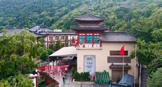 The Lintong Lixing cable car station at Mount Lishan