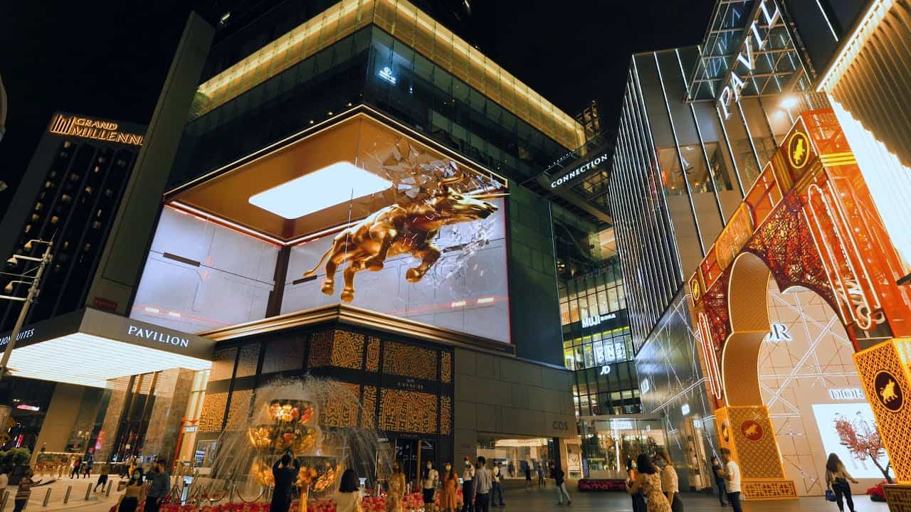 Golden Bull anamorphic display at Pavilion Kuala Lumpur